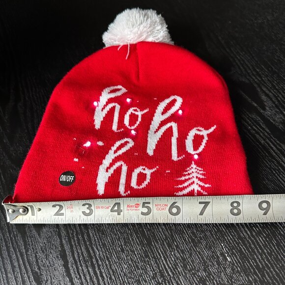 Lotsa Lites Christmas Beanie w/ Pom & Flashing Lights - 6 LED's - 3 Speeds - Picture 4 of 5